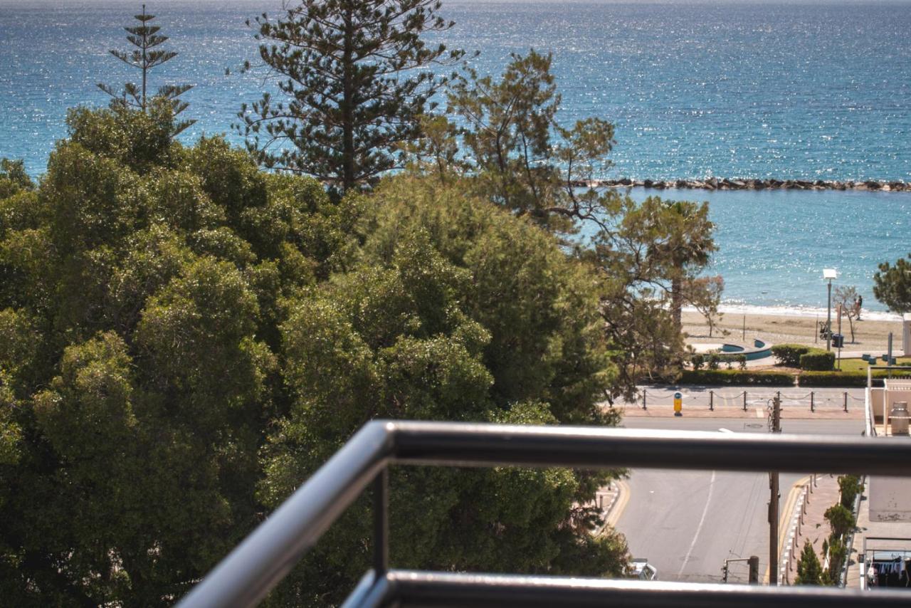 Chrielka Aparthotel 3*