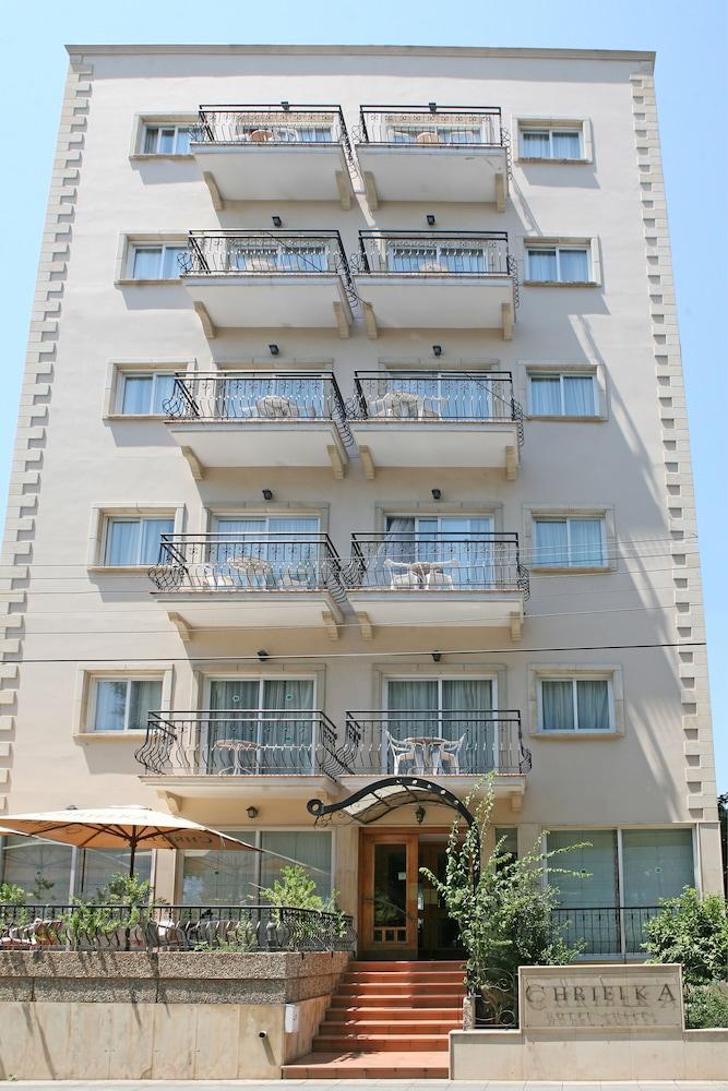 Chrielka Aparthotel Limassol