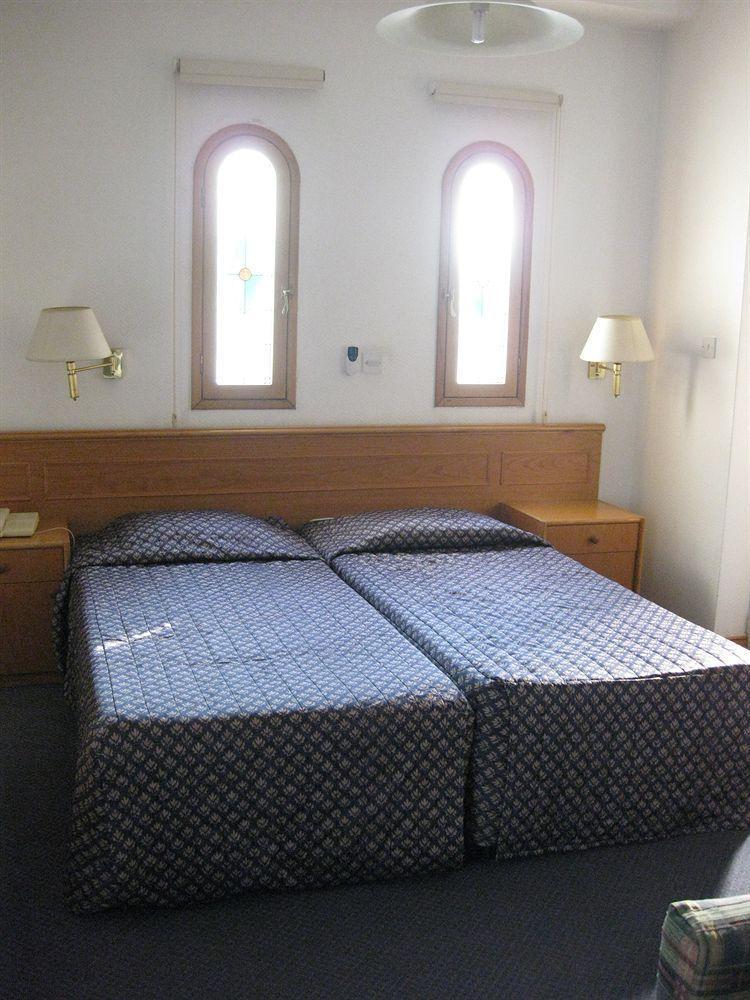 Chrielka Aparthotel Limassol