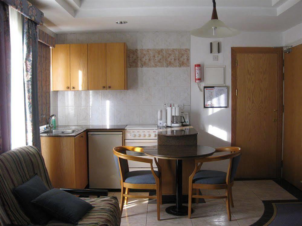 Aparthotel Chrielka 3*